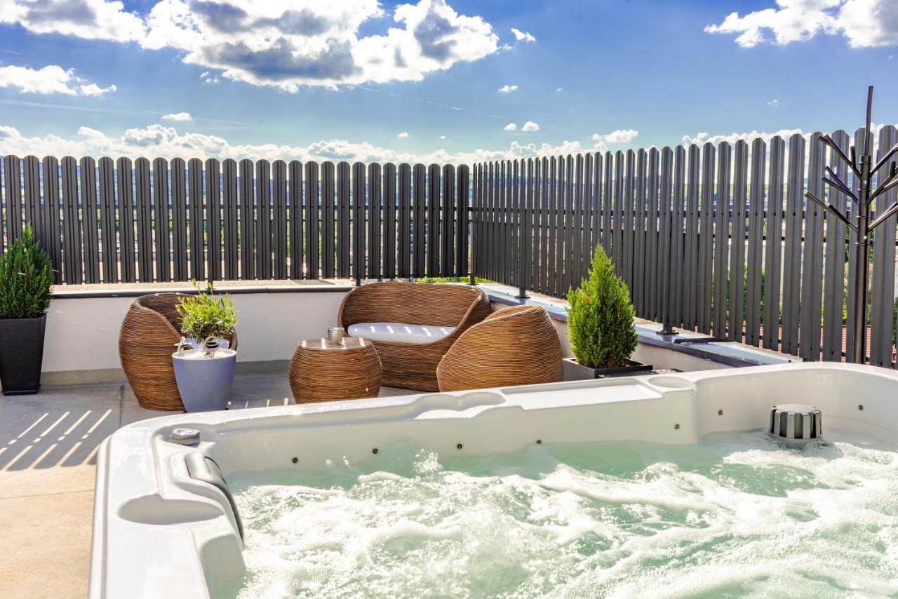 Thome Hoia Jacuzzi Cluj-Napoca Eksteriør billede